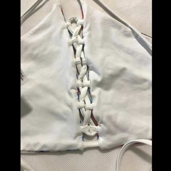 NWT L Space Nikki Lace Up Reversible Bikini Top - Picture 6 of 8